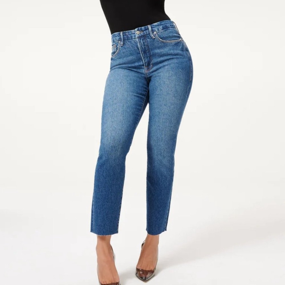Good American Good Classic Raw Hem High
Rise Jeans Blue940 Size 4/27